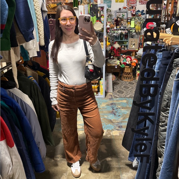 ⭐️MEET YOUR POSHER/ FIVE STAR RATED SELLER🫶🏻 - Picture 7 of 7